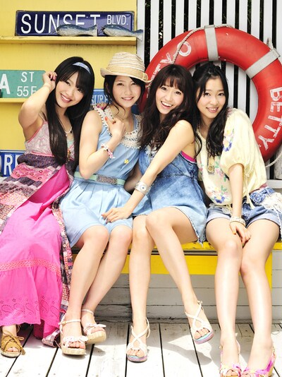 Not yet。写真左から北原里英、横山由依、大島優子、指原莉乃。