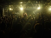 写真は「ギルガメッシュ WORLD TOUR 2011 "Here we go!!"」初日公演の模様。