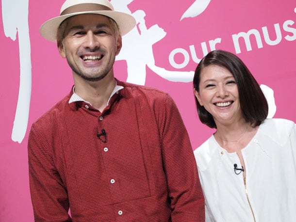 平井堅と小泉今日子。