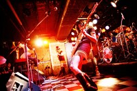 写真は「サロン・ド・キノコ～恍惚の逃避行・新宿編」より。