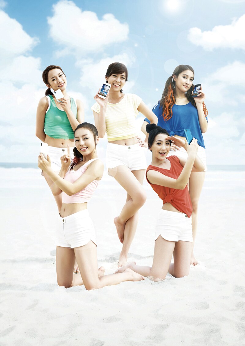 Optimus brightオフィシャルサイトでは明日6月10日よりKARAが出演するCM「ミニバン編」「ダンス編」の視聴映像が公開される。