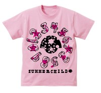 ツアーオフィシャルグッズTシャツ（ピンク）のイメージ写真。