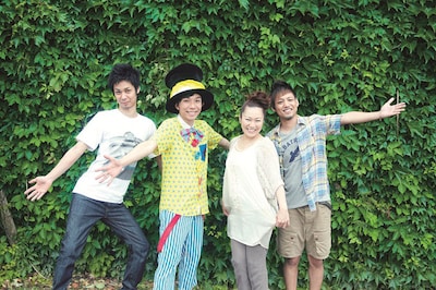 写真左からNAOTO、CHI-MEY、金城綾乃、HIROKI。