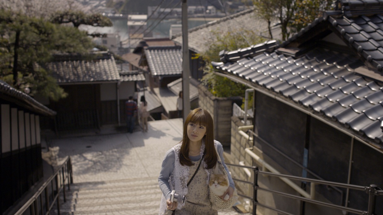 新CM「尾道 猫と二人旅」編より。