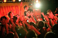 タワーレコード渋谷店インストアライブの様子。