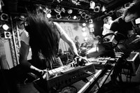 タワーレコード渋谷店インストアライブの様子。