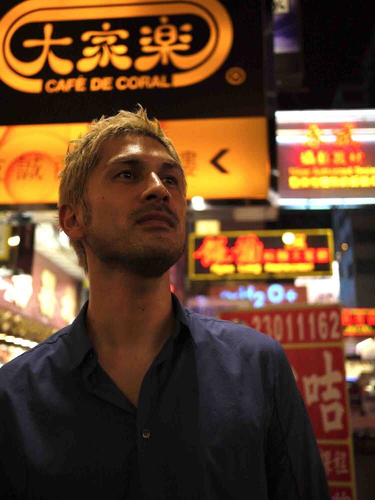 平井堅エキサイト 香港キャンペーンで名バラード熱唱 音楽ナタリー