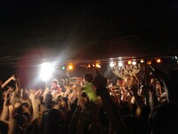 写真は6月7日のライブの模様。