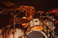 SATOち（Dr）（撮影：緒車寿一）