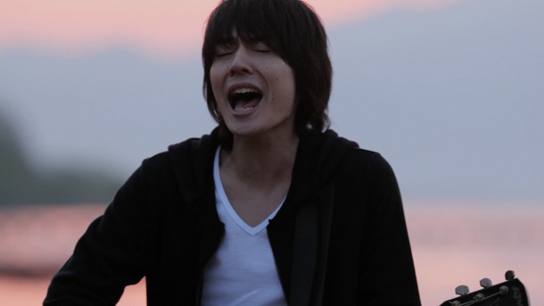 写真は「どんな未来にも愛はある編」の1シーン。