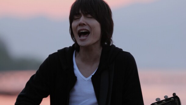 写真は「どんな未来にも愛はある編」の1シーン。