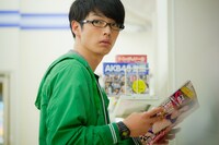 森山未來演じる藤本幸世。映画では一念発起して就職を果たす。