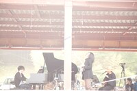 左から渋谷慶一郎、YDM、七尾旅人（写真：新津保建秀）