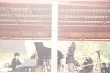 左から渋谷慶一郎、YDM、七尾旅人（写真：新津保建秀）