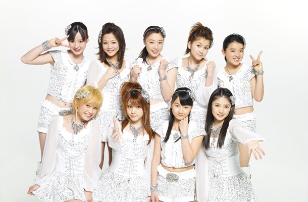 モーニング娘。（上段右から2番目が光井愛佳、下段右から2番目が鞘師里保）