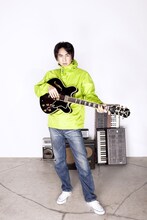 ORIGINAL LOVEはアコースティックセットで登場。