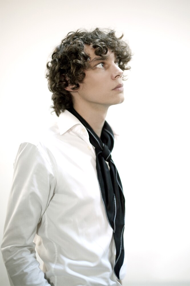 カール・クレイグのプロデュースによるアルバム「イディオシンクラシア」がジェフ・ミルズらテクノ界の重鎮から高い評価を集めたフランチェスコ・トリスターノ。