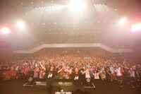 →Pia-no-jaC←は本日6月18日、東京・渋谷C.C.Lemonホールで全国ツアー「Travellin' Band Tour 2011」のファイナル公演を実施。約3時間半にわたり熱演を繰り広げた（写真は渋谷C.C.Lemonホール公演の様子）。