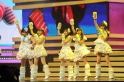 第22回金曲奨でライブパフォーマンスを披露するAKB48。