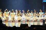 第22回金曲奨でライブパフォーマンスを披露するAKB48。