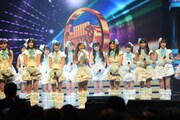 第22回金曲奨でライブパフォーマンスを披露するAKB48。