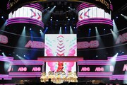 第22回金曲奨でライブパフォーマンスを披露するAKB48。