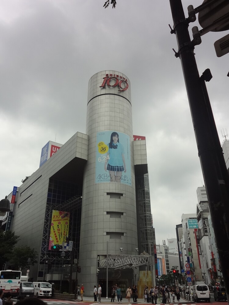 トップバッターはさしこ Akb48日替わり広告が渋谷に登場 音楽ナタリー