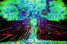 amazarashiのライブは、スクリーンに鮮やかな映像が映し出され、その奥でメンバー5人が演奏するスタイルで行われた。