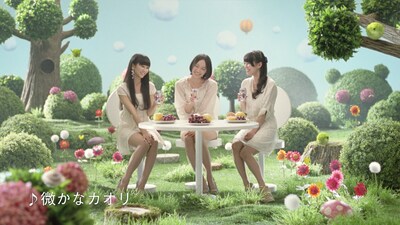 写真は「キリンチューハイ 氷結やさしい果実の3％」CMの1カット。