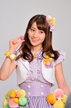 CM撮影中の大島優子。