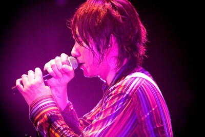 「Flowers & Powerlight Tour 2011」NHKホール公演の模様（撮影：MITCH IKEDA）。