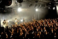 レコ発ツアー「『I Wanna Go To Hawaii』～いや、総長マジで～」最終公演の模様。