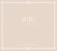 ボックス（写真）には「Wonderful Life」「What's Love?」「JUJU」「Request」「YOU」の5枚のアルバムが収納できる。