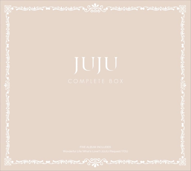 ボックス（写真）には「Wonderful Life」「What's Love?」「JUJU」「Request」「YOU」の5枚のアルバムが収納できる。