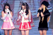 平田璃香子（写真左）、高田志織（中央）、古川愛李（右）