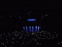 シングル「BAD GIRL」プレミアライブの模様。