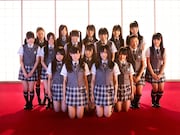 写真はNMB48「絶滅黒髪少女」選抜メンバー。