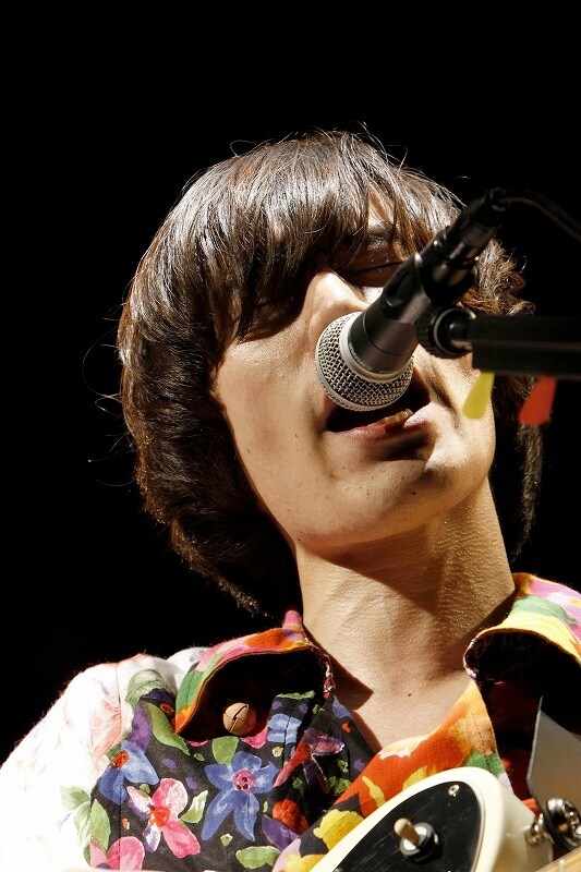 MC中にファンを名前を呼ばれると、手を振るなどチャーミングな一面を垣間見せた清竜人。