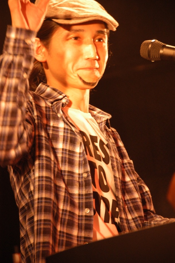 緑原敬之（写真は大阪公演の模様）