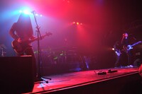 伸として梅雨（写真は東京公演の模様）