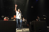 ミドリカワ書房（写真は東京公演の模様）