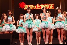 記者からの質問に答えるSKE48選抜メンバー。 (C)AKS/PYP