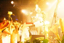 キノコホテル女性限定ライブ「サロン・ド・キノコ～白百合の園」の模様。