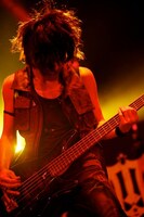 愁（B）（撮影：平沼久奈）