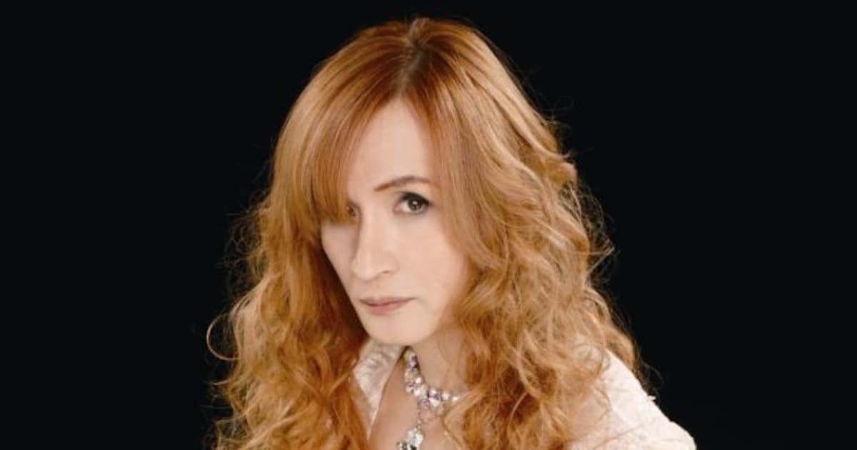 高見沢3枚組ライブDVD発売、ギタリスト4人がトークバトル - 音楽ナタリー