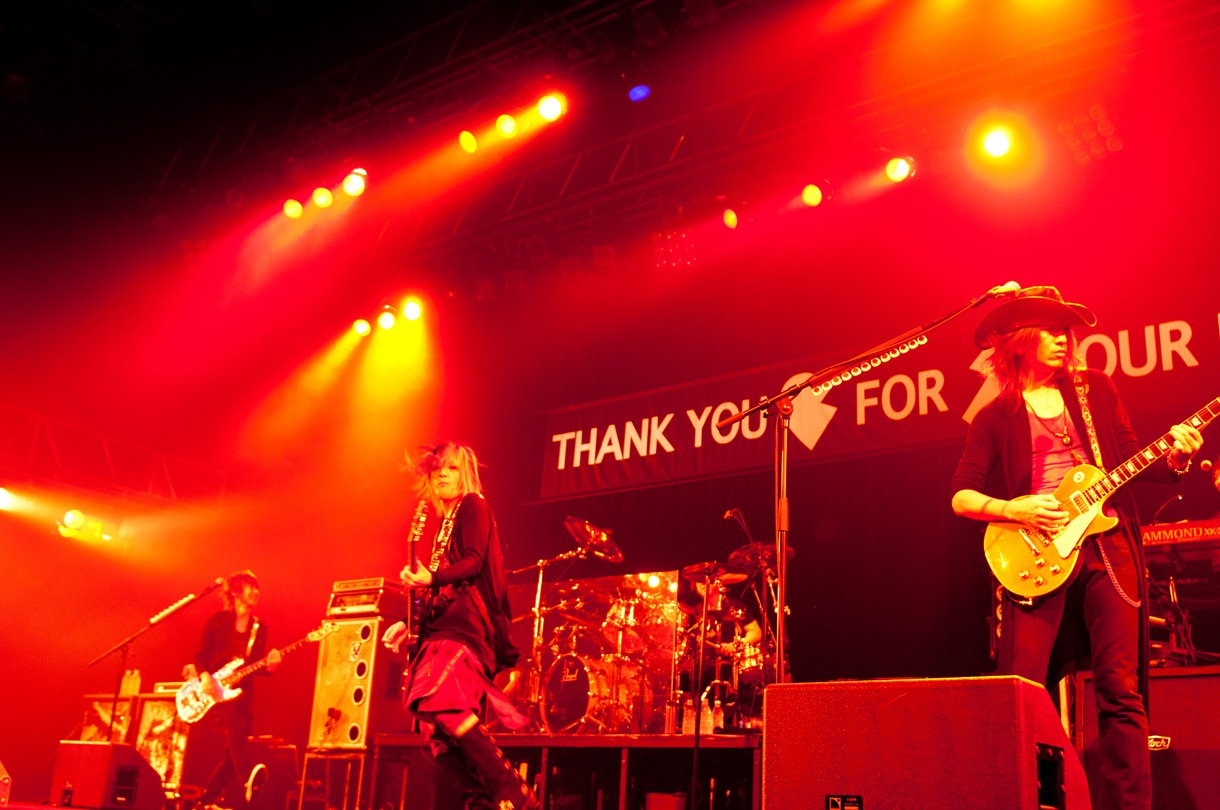 写真は「GLAY LIVE in "AX" JAPAN×Thank you for your love」の模様。