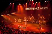 写真は「GLAY LIVE in "AX" JAPAN×Thank you for your love」の模様。