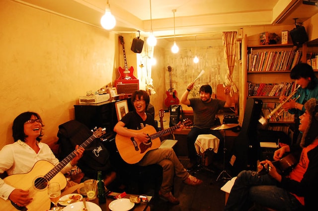 くるり（写真中央が田中佑司）