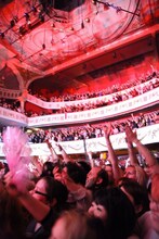 X JAPANヨーロッパツアー初日公演の様子。