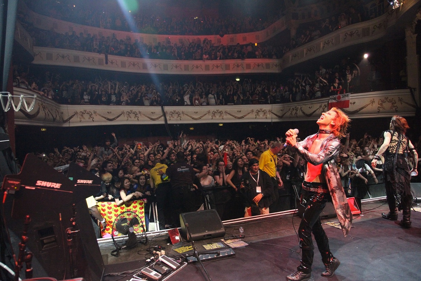 X JAPANヨーロッパツアー初日公演の様子。